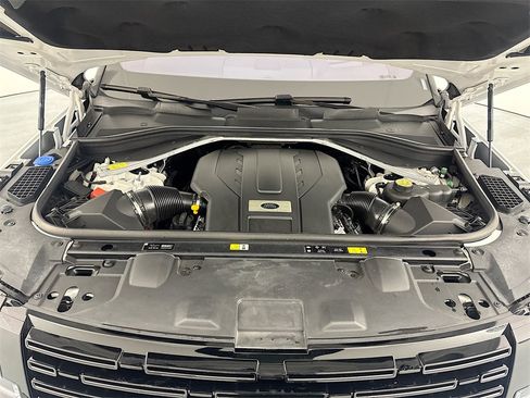Certified 2023 Land Rover Range Rover SE image 30