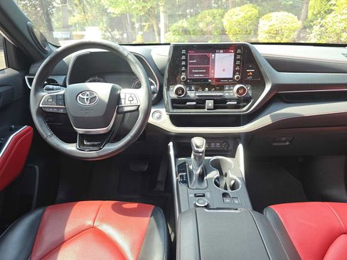 Used 2022 Toyota Highlander XSE AWD/4WD image 17