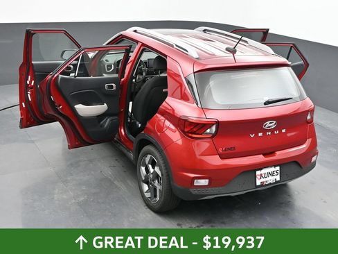 Used 2025 Hyundai Venue SEL FWD image 83