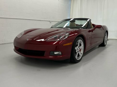 Used 2007 Chevrolet Corvette Convertible w/ Preferred Equipment Group image 3