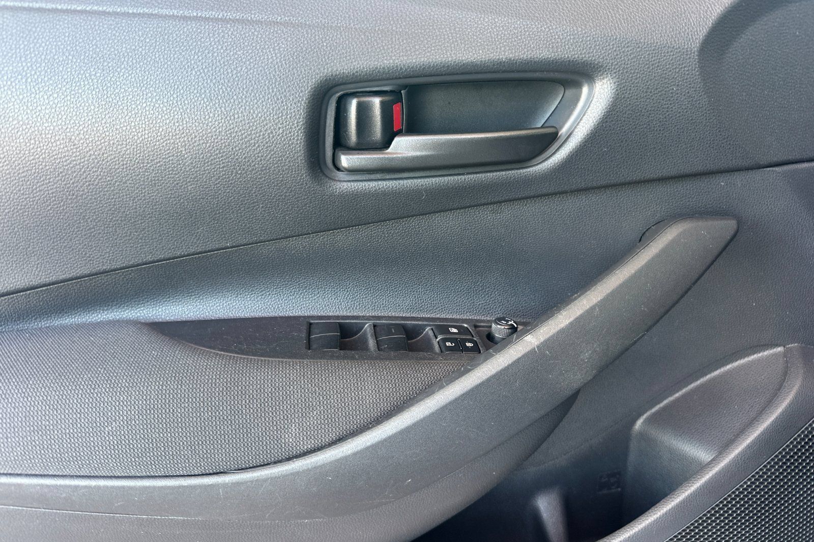 Certified 2025 Toyota Corolla LE FWD image 13