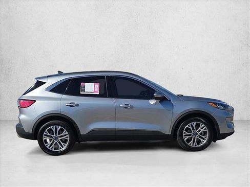 Used 2022 Ford Escape SEL w/ Technology Package FWD image 4