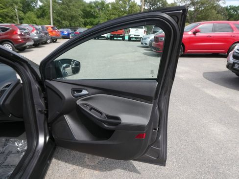 Used 2013 Ford Focus SE FWD image 21