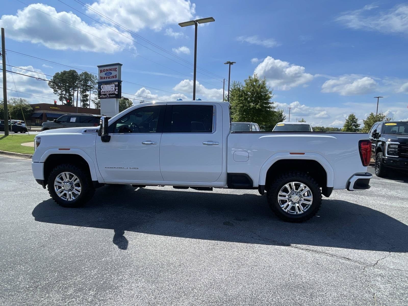 Used 2022 GMC Sierra 3500 Denali w/ Denali Ultimate Package AWD/4WD image 8