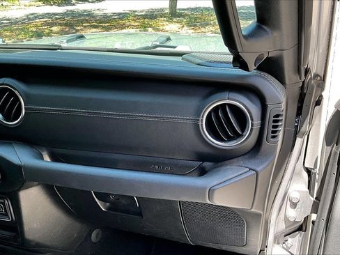 Used 2021 Jeep Wrangler Unlimited Sahara AWD/4WD image 22