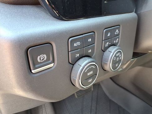 Used 2022 Chevrolet Silverado 1500 ZR2 AWD/4WD image 23