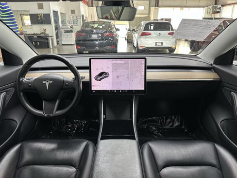 Used 2018 Tesla Model 3 image 18