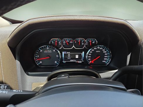 Used 2018 Chevrolet Silverado 1500 LTZ Z71 w/ LTZ Plus Package AWD/4WD image 23