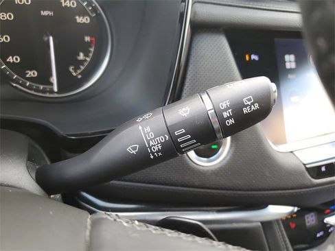 Used 2020 Cadillac XT5 Premium Luxury image 13