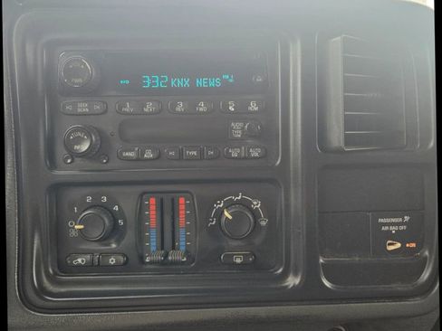 Used 2007 Chevrolet Silverado 2500 LT w/ Heavy-Duty Power Package image 22