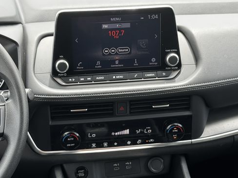 Used 2024 Nissan Rogue SV FWD image 16
