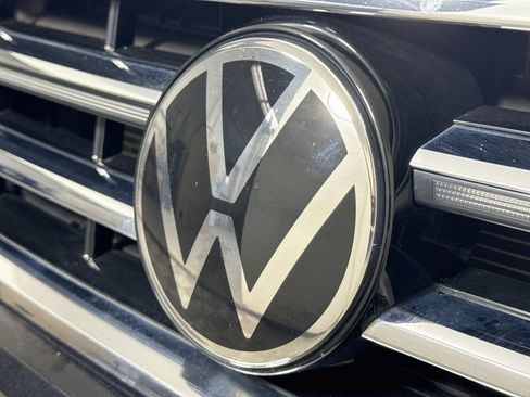 Certified 2022 Volkswagen Tiguan SEL R-Line AWD/4WD image 31