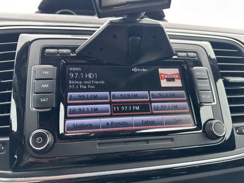 Used 2015 Volkswagen Beetle TDI image 22