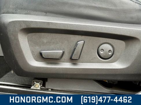 Used 2022 Mitsubishi Outlander SE image 13