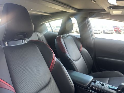 Used 2024 Toyota Prius Prime Premium FWD image 34