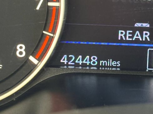 Used 2025 Nissan Altima 2.5 SV FWD image 40