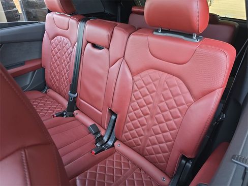 Used 2020 Audi SQ7 Prestige w/ S Sport Package image 24