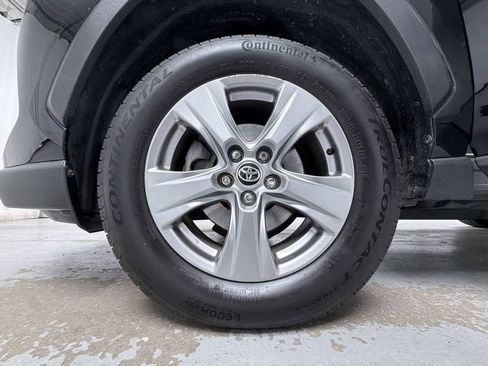 Used 2022 Toyota RAV4 LE AWD/4WD image 14