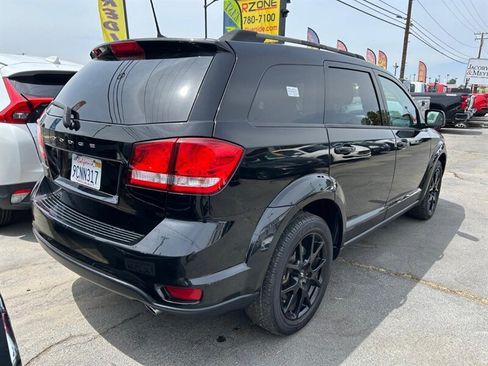 Used 2018 Dodge Journey SXT w/ Connectivity Group FWD image 18