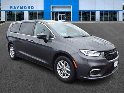Used 2023 Chrysler Pacifica Touring-L