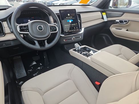 New 2026 Volvo XC90 B5 Plus image 3