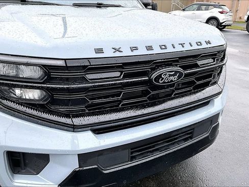 Used 2025 Ford Expedition Max Platinum w/ Stealth Performance Package AWD/4WD image 35