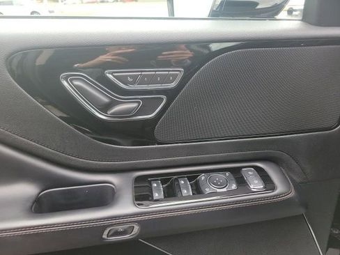 Used 2023 Lincoln Aviator AWD w/ Premium Package image 42