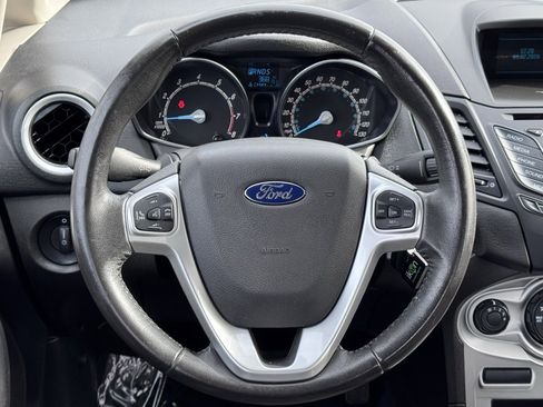 Used 2015 Ford Fiesta SE image 6
