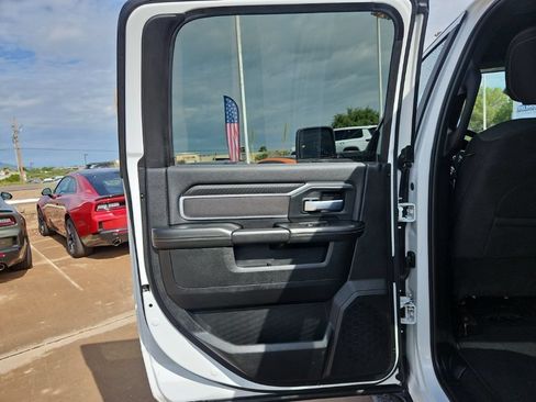 Used 2025 RAM 2500 Big Horn AWD/4WD image 15