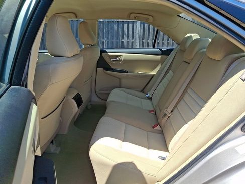 Used 2015 Toyota Camry LE FWD image 11