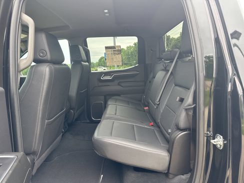 Used 2025 GMC Sierra 1500 SLT AWD/4WD image 19
