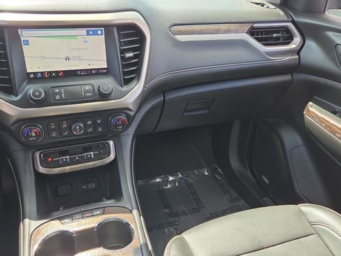 Used 2021 GMC Acadia Denali w/ Denali Technology Package image 15