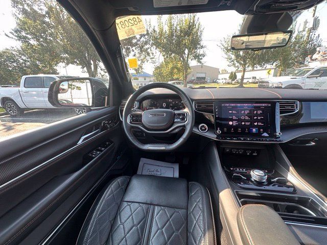 Used 2025 Jeep Grand Wagoneer Series III w/ Rear Seat Video Group 1 AWD/4WD image 16