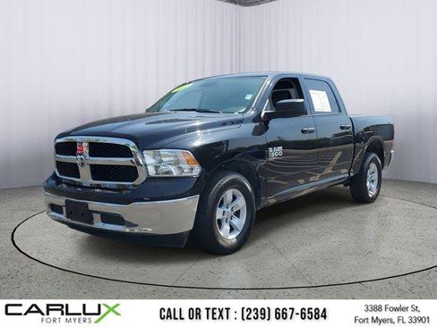 Used 2022 RAM 1500 Classic SLT image 3