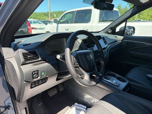 Used 2023 Honda Passport TrailSport image 19