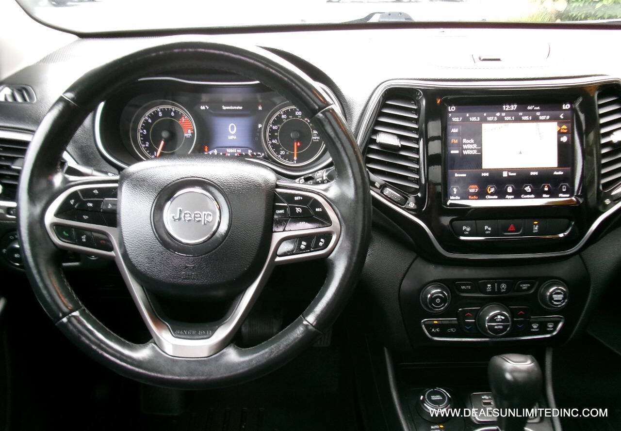 Used 2019 Jeep Cherokee Limited w/ Technology Group AWD/4WD image 11