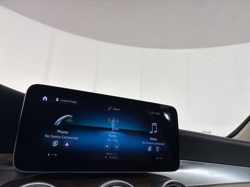 Used 2020 Mercedes-Benz GLC 300 4MATIC w/ Premium Package image 30