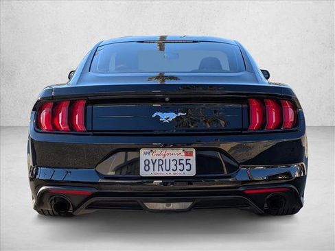 Used 2018 Ford Mustang Coupe image 7