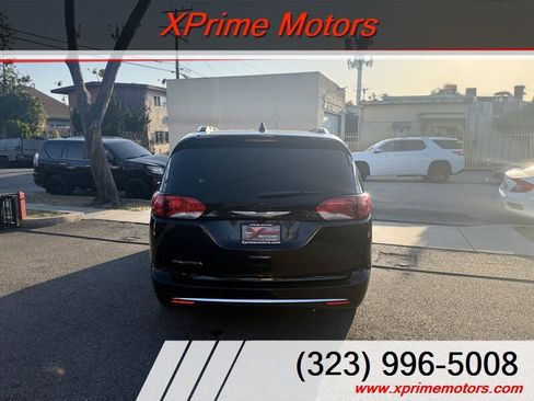 Used 2019 Chrysler Pacifica Touring-L w/ Advanced Safetytec Group FWD image 6