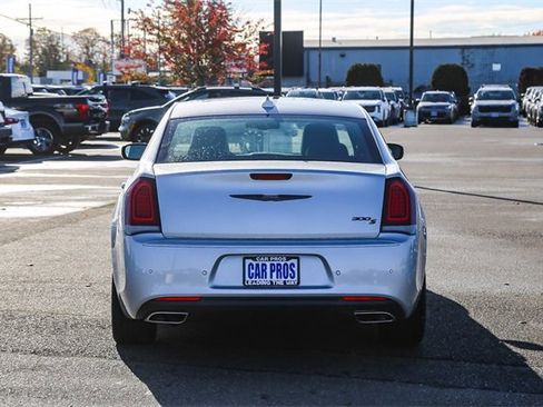 Used 2022 Chrysler 300 S image 8