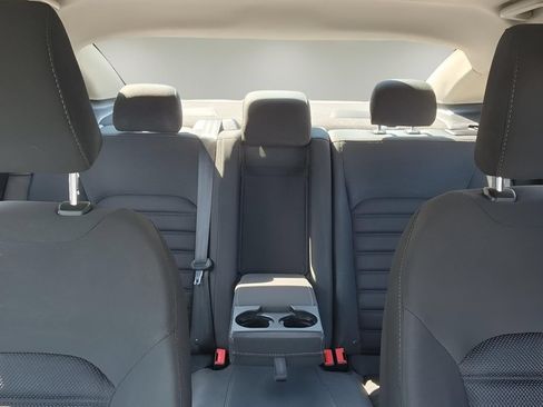 Used 2017 Ford Fusion SE w/ Fusion SE Technology Package FWD image 20