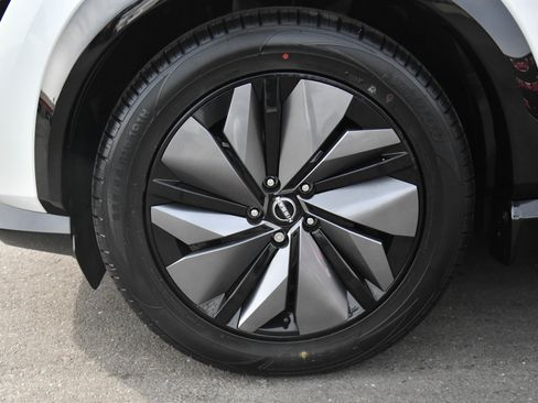 Used 2024 Nissan Ariya FWD image 12