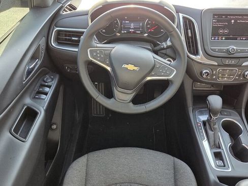 Used 2024 Chevrolet Equinox LT image 9