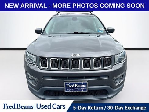 Used 2019 Jeep Compass Latitude w/ Popular Equipment Group AWD/4WD image 2
