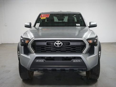 Used 2024 Toyota Tacoma TRD Off-Road image 2