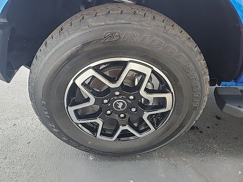 Used 2024 Ford Bronco Outer Banks image 8