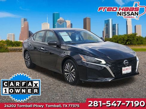 Used 2025 Nissan Altima 2.5 SV image 1