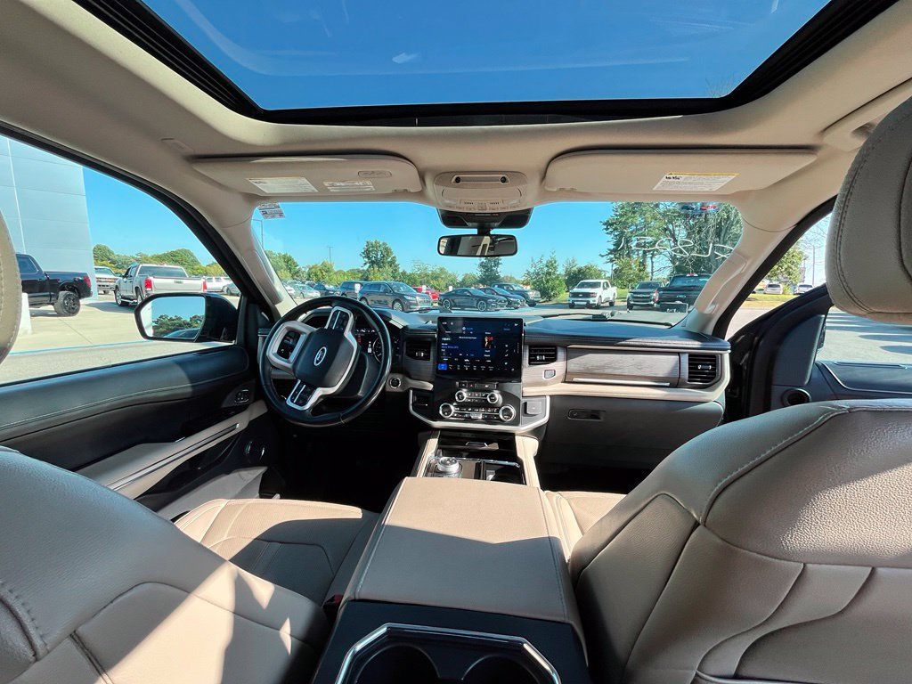 Used 2024 Ford Expedition Limited RWD image 13