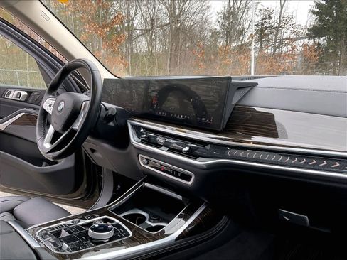 Used 2024 BMW X7 xDrive40i w/ Executive Package image 14