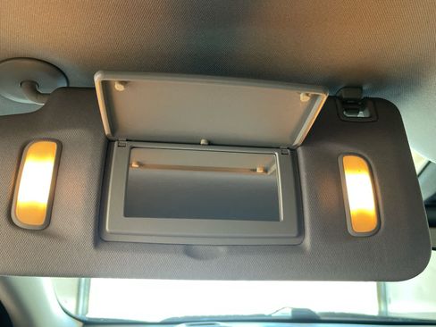 Used 2021 GMC Acadia SLE image 52